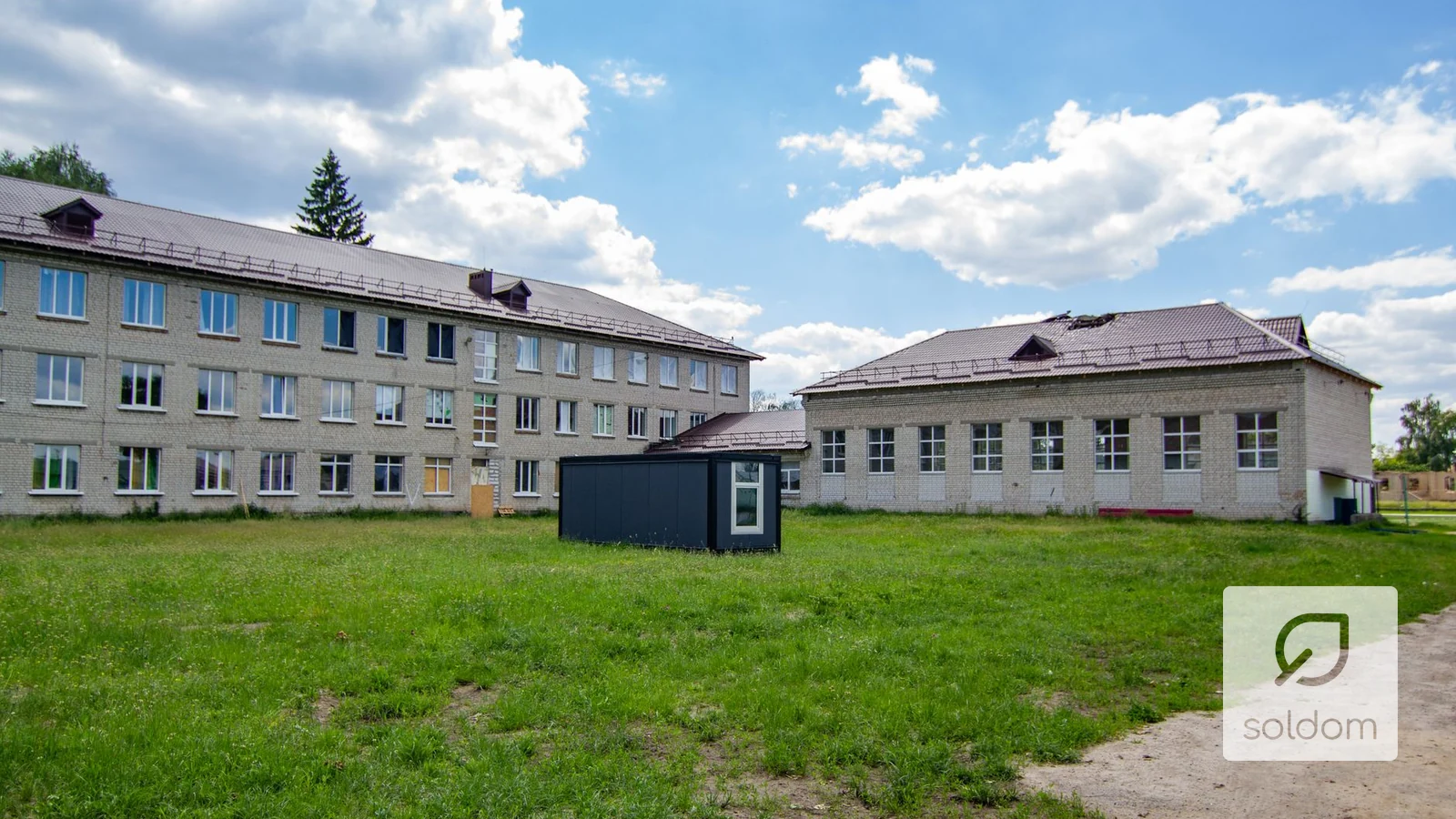 Fotowoltaika w szkole i budynkach gminy – od czego zacząć i jak to policzyć